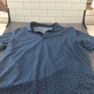 Untuckit polo flower pattern